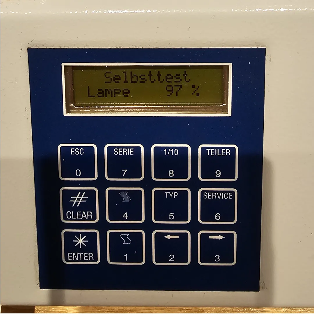 Self-test of our club's aging SAM4000 scoring machine, frozen at „Lampe 97 %"